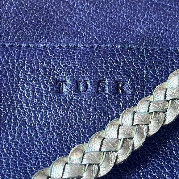 TUSK NAVY AND GOLD LEATHER BAG - Picture 12 of 16